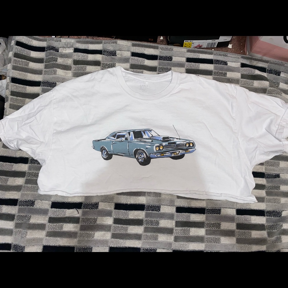 Cropped tee